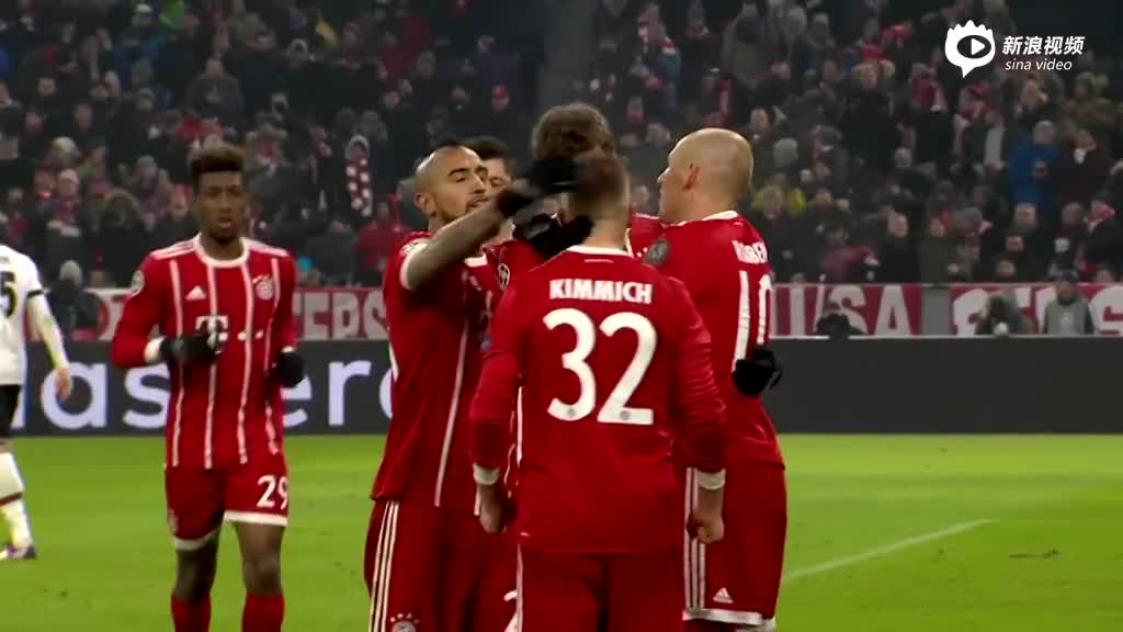 基米希传中穆勒梅开二度