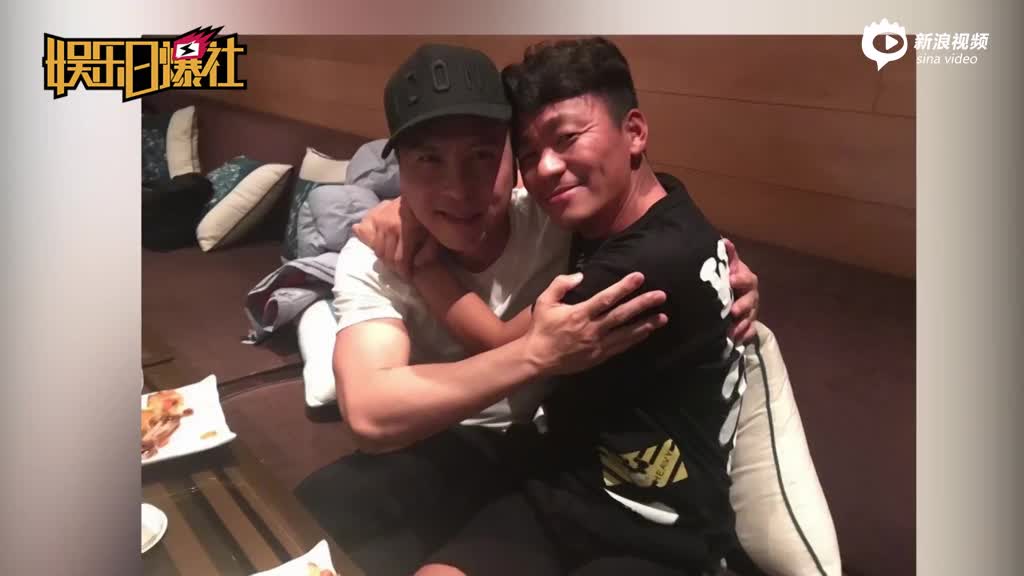 王宝强探班甄子丹畅饮后献吻