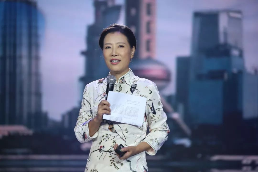 锁定广东卫视"更好的明年"年终盛典 与著名财经评论家叶檀一起 展望