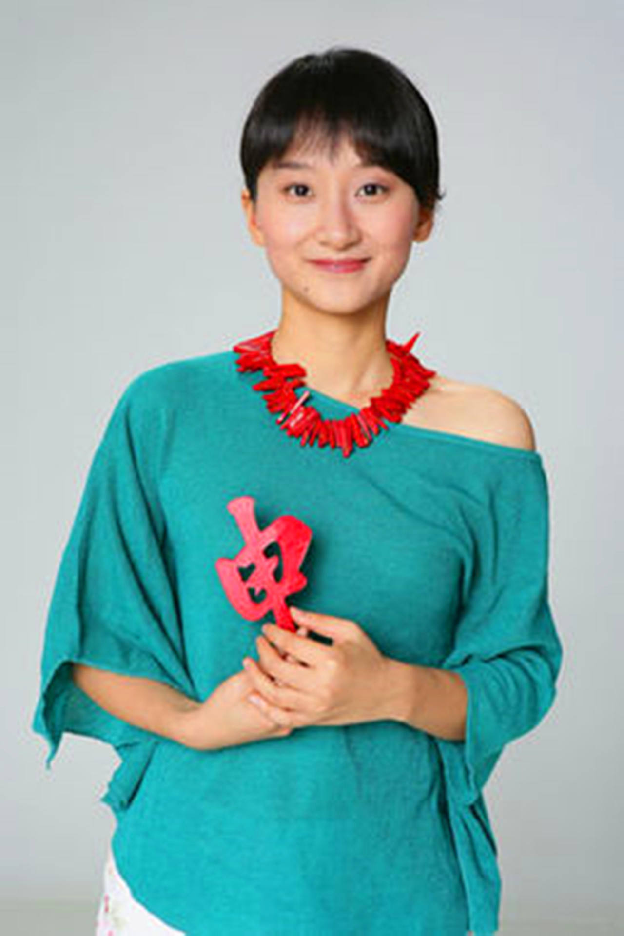 职烨,上海人,高中就读于上海市市北中学,2001年高考考入上海复旦大学