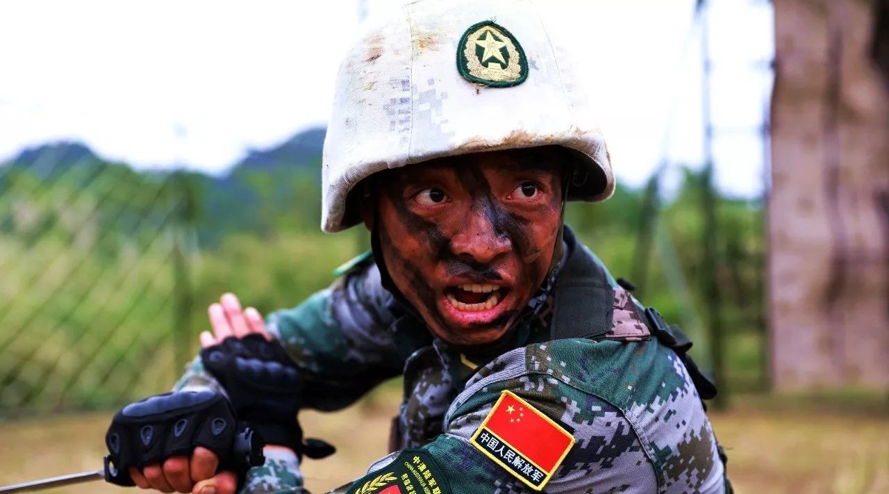 突击步兵邓锋：勇敢的心【战区精兵第81期】|邓锋|陆军|勇敢的心_新浪军事_新浪网