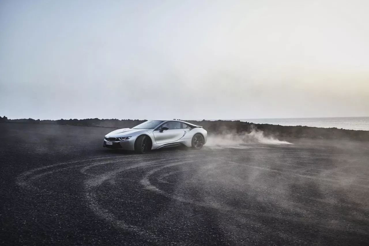 花200万买一台三缸车怎样？如何看宝马i8的改款