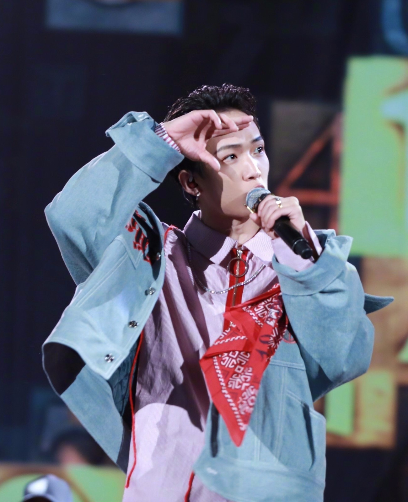 你的男孩tt把脏辫拆了短发的他帅到我腿软