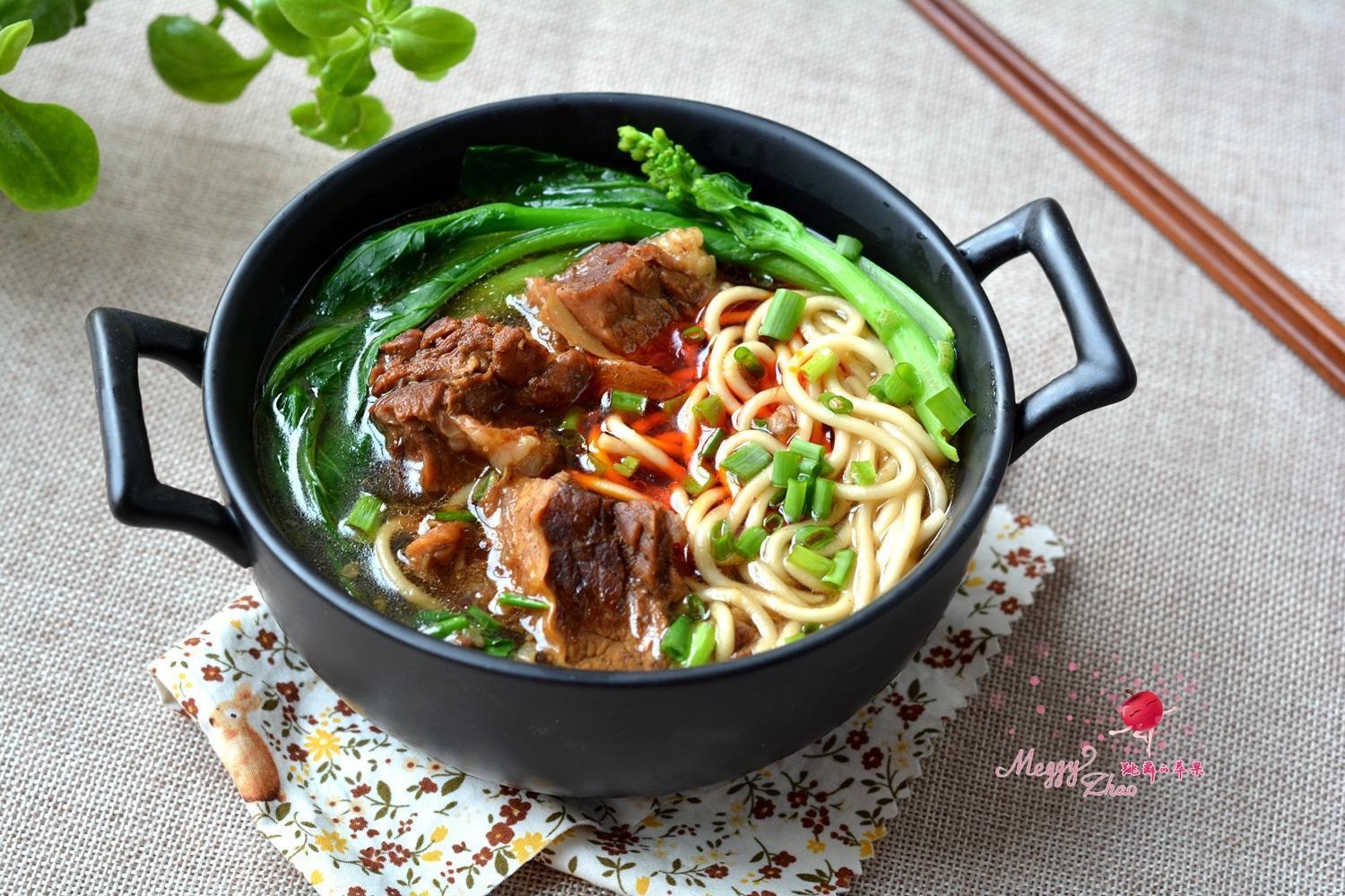 牛肉面的热量(康师傅红烧牛肉面的热量)