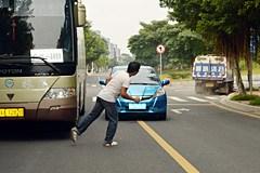 [转帖]开车遇到这几种情况，如果打方向盘，吃亏的是你！