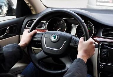 [转帖]开车遇到这几种情况，如果打方向盘，吃亏的是你！