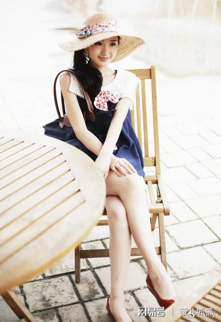 锦绣未央李常茹而出名风波后晒美照并获封年度风尚人物