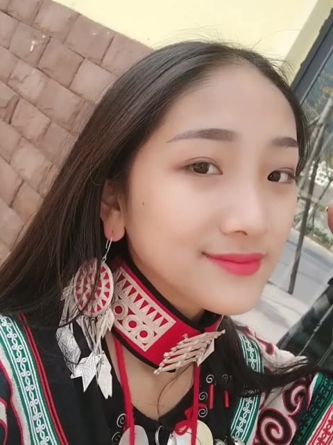 清新可人的彝族妹子 民族姑娘美起来谁都挡不住_手机新浪网