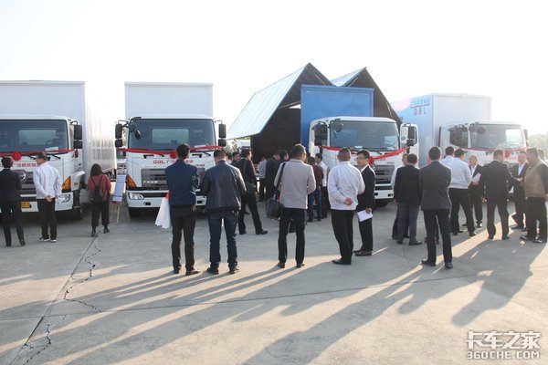 广汽日野汽车零部件运输车首批交付100台