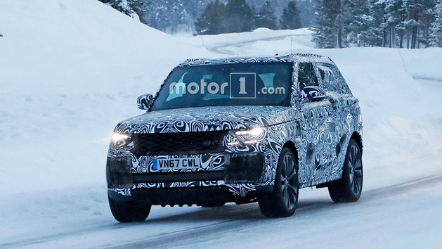 路虎揽胜路试谍照首次曝光 顶级SUV车型