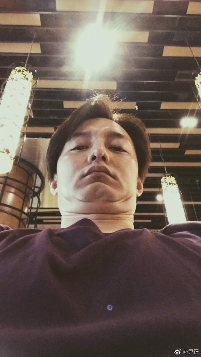 尹正微博晒搞怪自拍,网友:吓得差点取关你