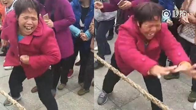 加油!加油!大妈激情助阵拔河比赛网友