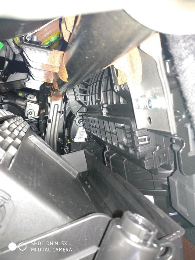 瑞虎7车主：车开着没话说 但是中控生锈严重 让我很心累