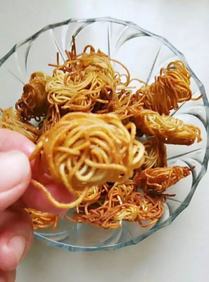 没想到儿时最爱的零食,用挂面就能做