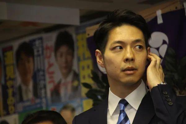 北海道公立中小学1600多所学校停课 80后知事获赞 手机新浪网