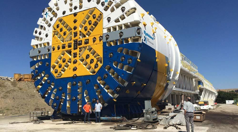 南北直径25米东西直径20米的超大封土堆考古学家掘开后心中一凉