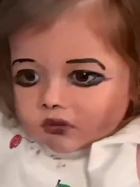 孩子:姐姐你给我化的这妆……我感觉咱妈她不是这么个造型儿啊?