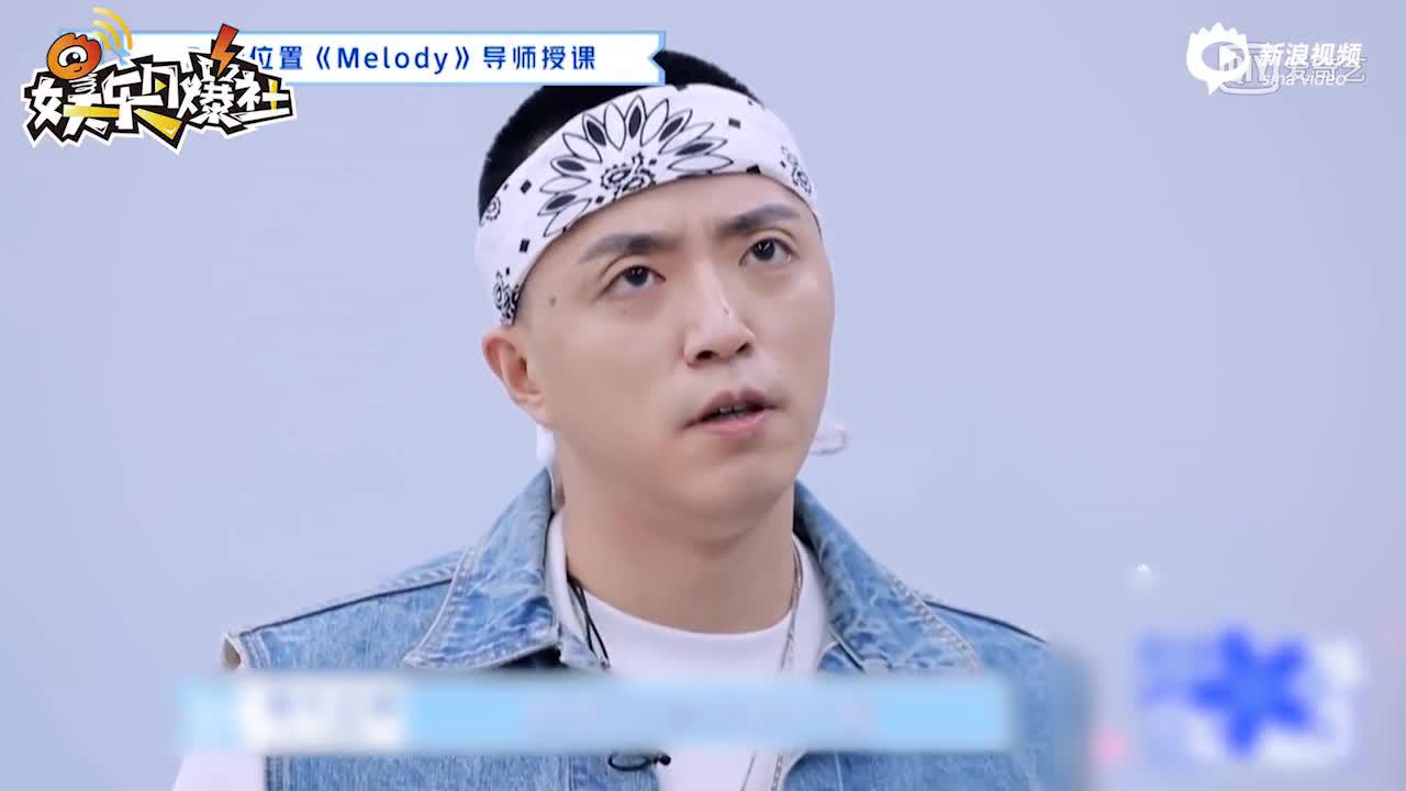 青春有你2淡黄的长裙蓬松的头发上热搜jonyj的反应笑喷了