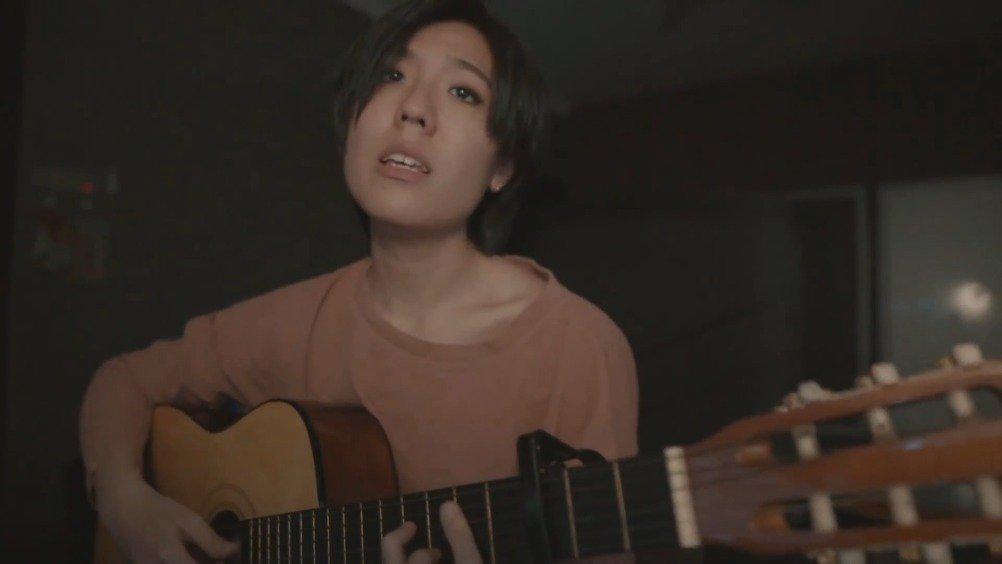 马来西亚歌手杨莉莹翻唱周杰伦《雨下一整晚》……_新浪新闻