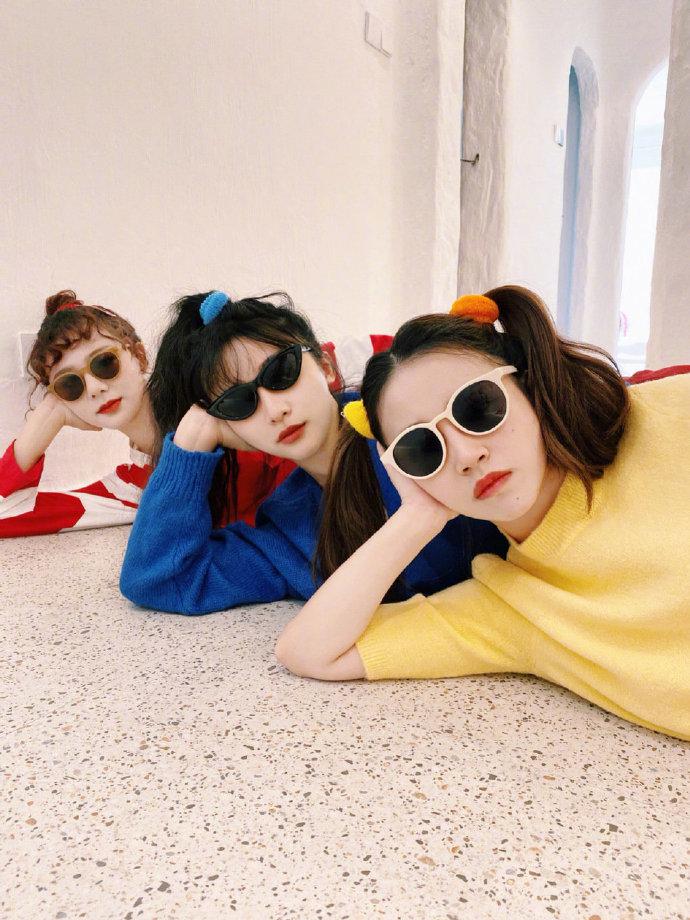 沙雕闺蜜照了解一下 解锁拍照新姿势!