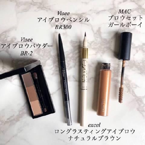 日本的眉笔是比较硬一些 上色不会特别明显