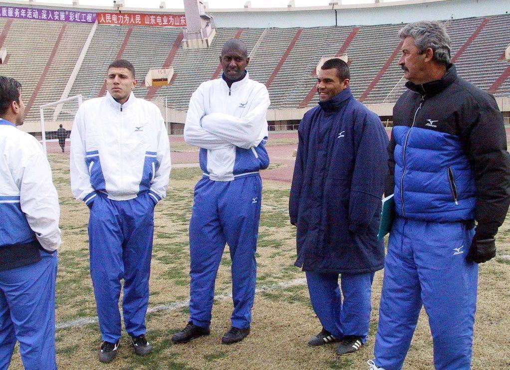 卡洛斯与国力外援(右二为马科斯)