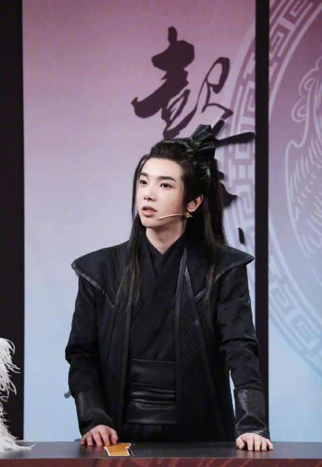 华晨宇cos过五竹,许仙,哪吒,这还原度够高吧!