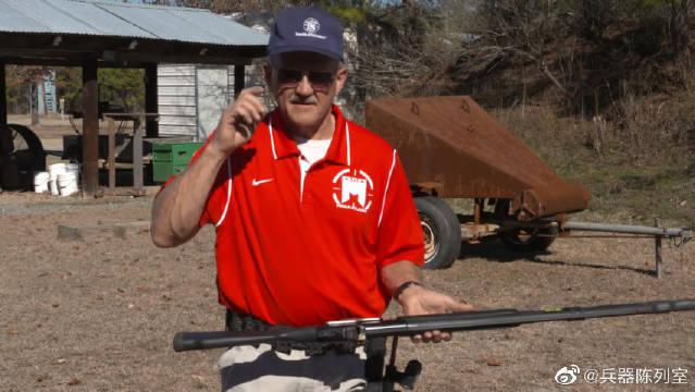 半自动散弹枪 英语 Semi Automatic Shotgun 是每扣一次扳机能够