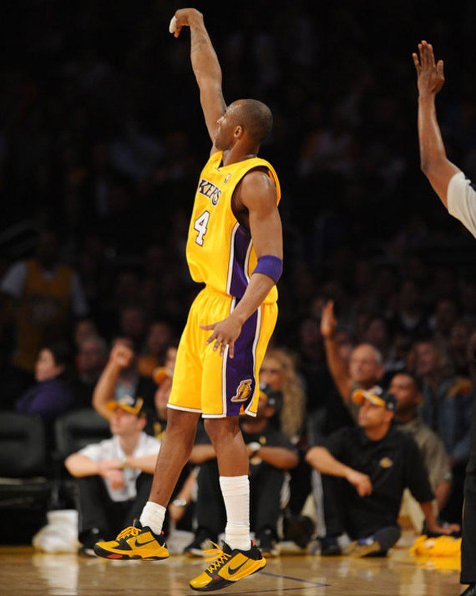 09/10赛季,科比上脚zk5的那一年