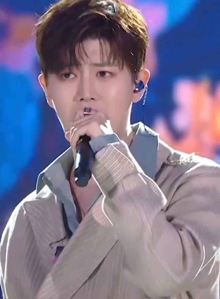 任嘉伦55盛典演唱的《琵琶行》 高清怼脸拍!