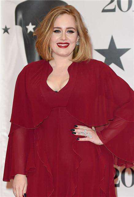 阿黛尔瘦下来完全变了个样子,感觉没有以前有辨识度了