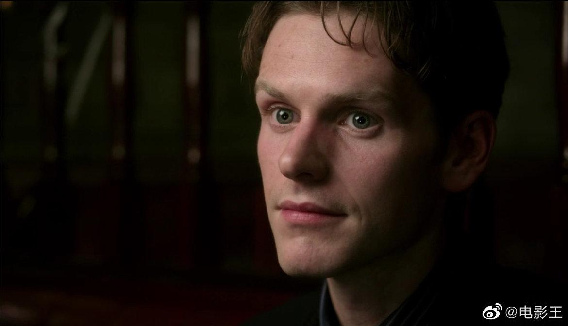 群里有粉丝提起汤姆哈迪毒液男主2009年的迷你英剧黑道之家