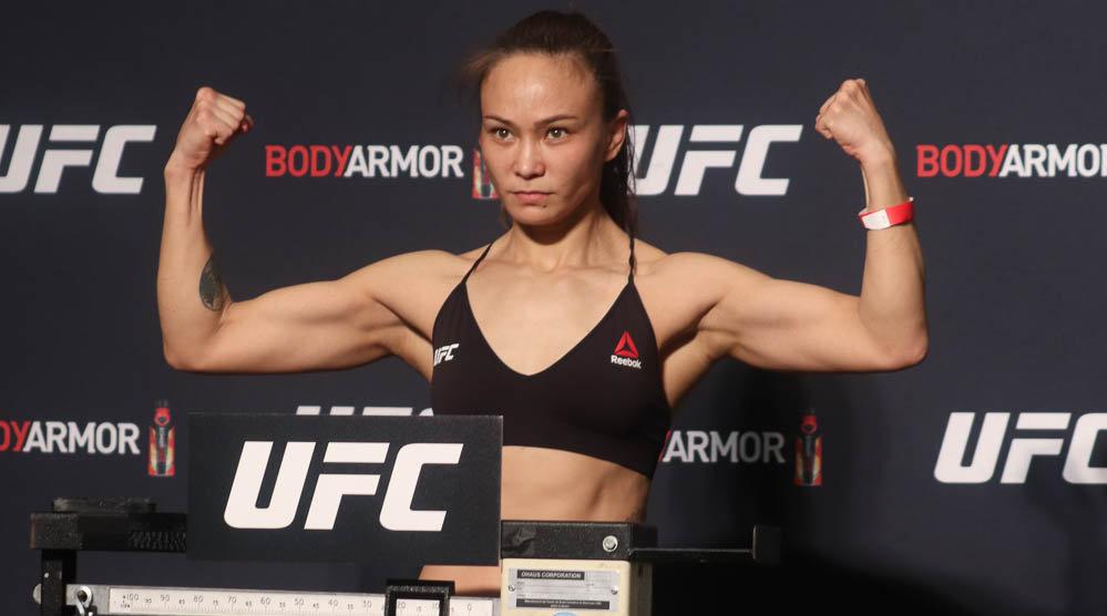ufc249官方称重,副赛,女子草量级,沃特森115磅,埃斯帕扎115.