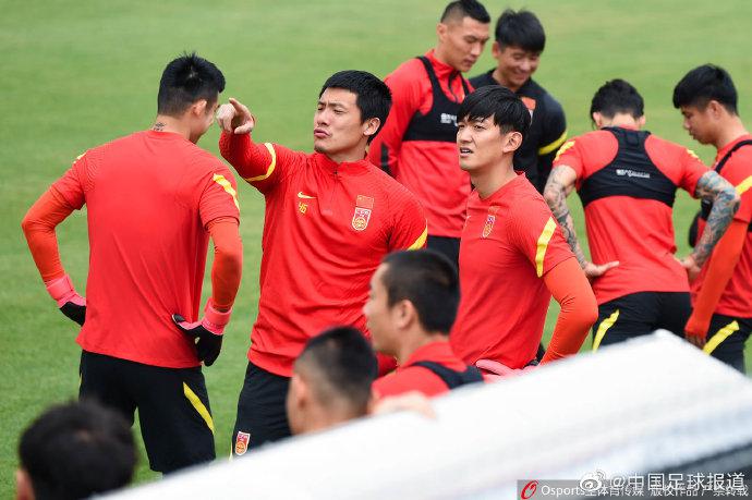 逗妹吐槽:黑人小哥：小罗我能抬你的棺么？