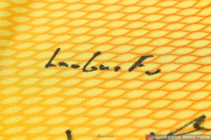 逗妹吐槽:黑人小哥：小罗我能抬你的棺么？