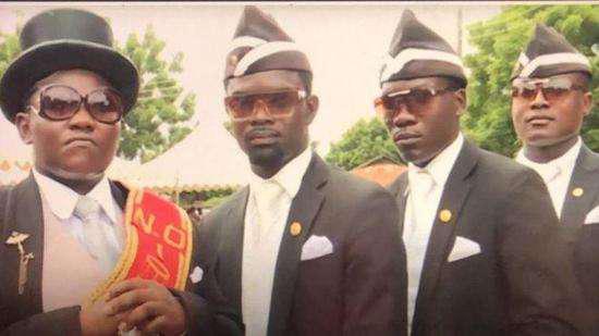 逗妹吐槽:黑人小哥：小罗我能抬你的棺么？