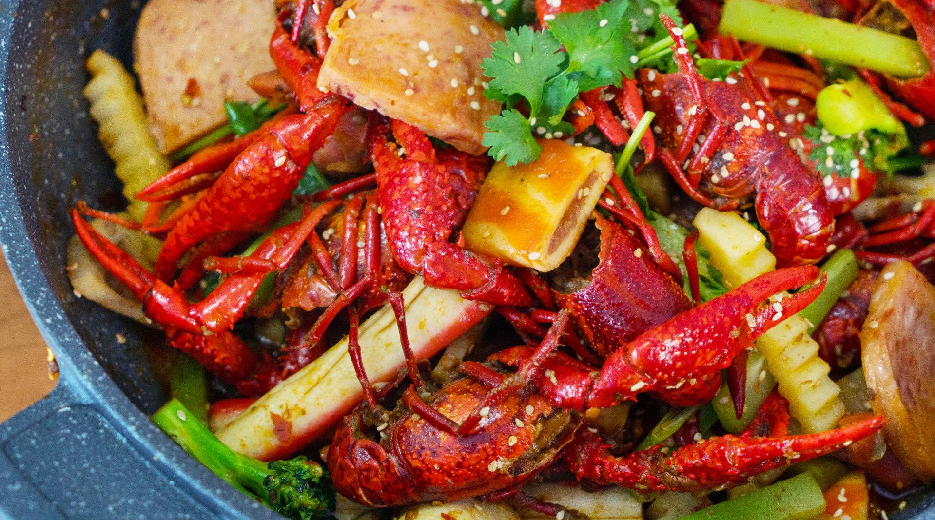 今日美食:麻辣小龙虾香锅