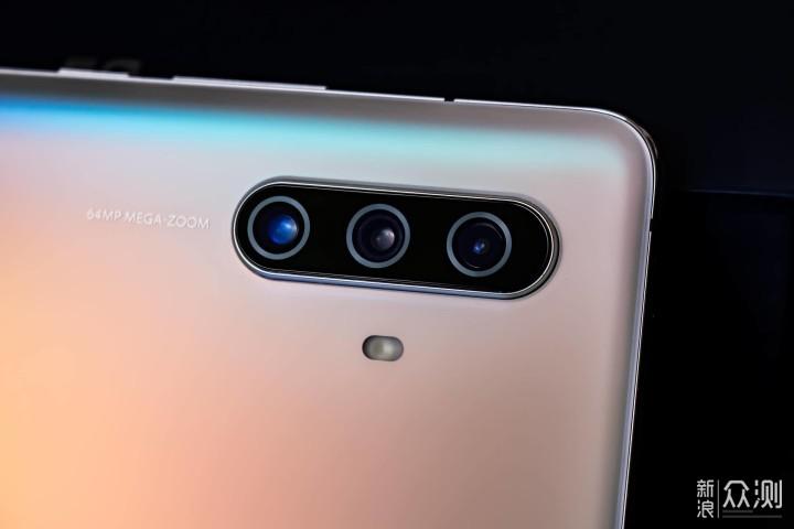 后置三摄分别搭载6400万像素超清主摄(三星gm1传感器/1.6微米像素/f1.