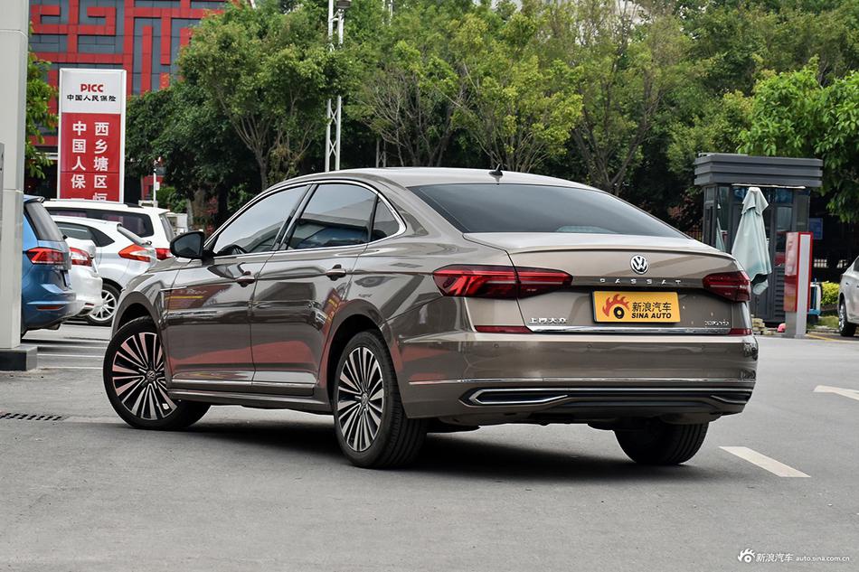2019款帕萨特2.0T自动尊贵版330TSI国VI