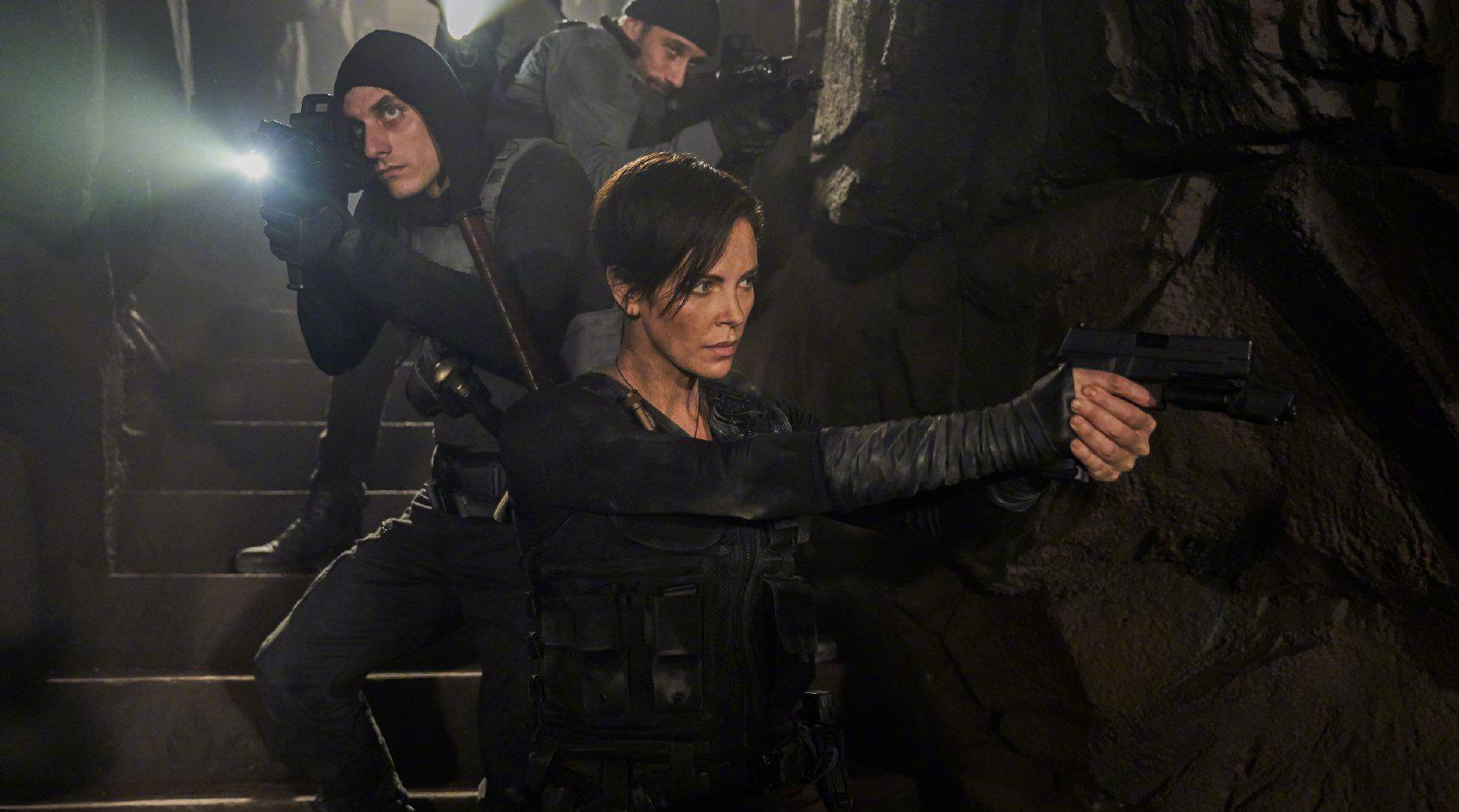 查理兹·塞隆主演的netflix动作奇幻电影《永生守卫(the