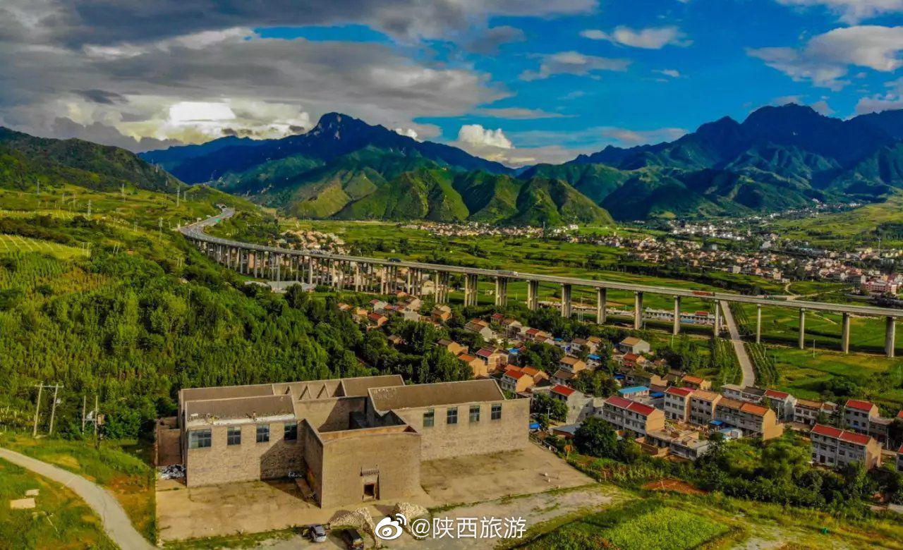 玉山镇是陕西省文化旅游名镇