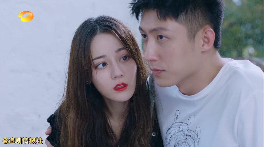 爆甜瞬间抢先看 :五毛夫妇又来撒糖啦!