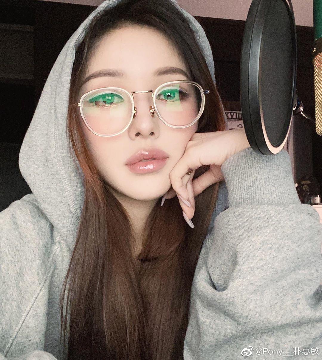 我可能是个贪得无厌的美妆博主,颜值和才华我都要!
