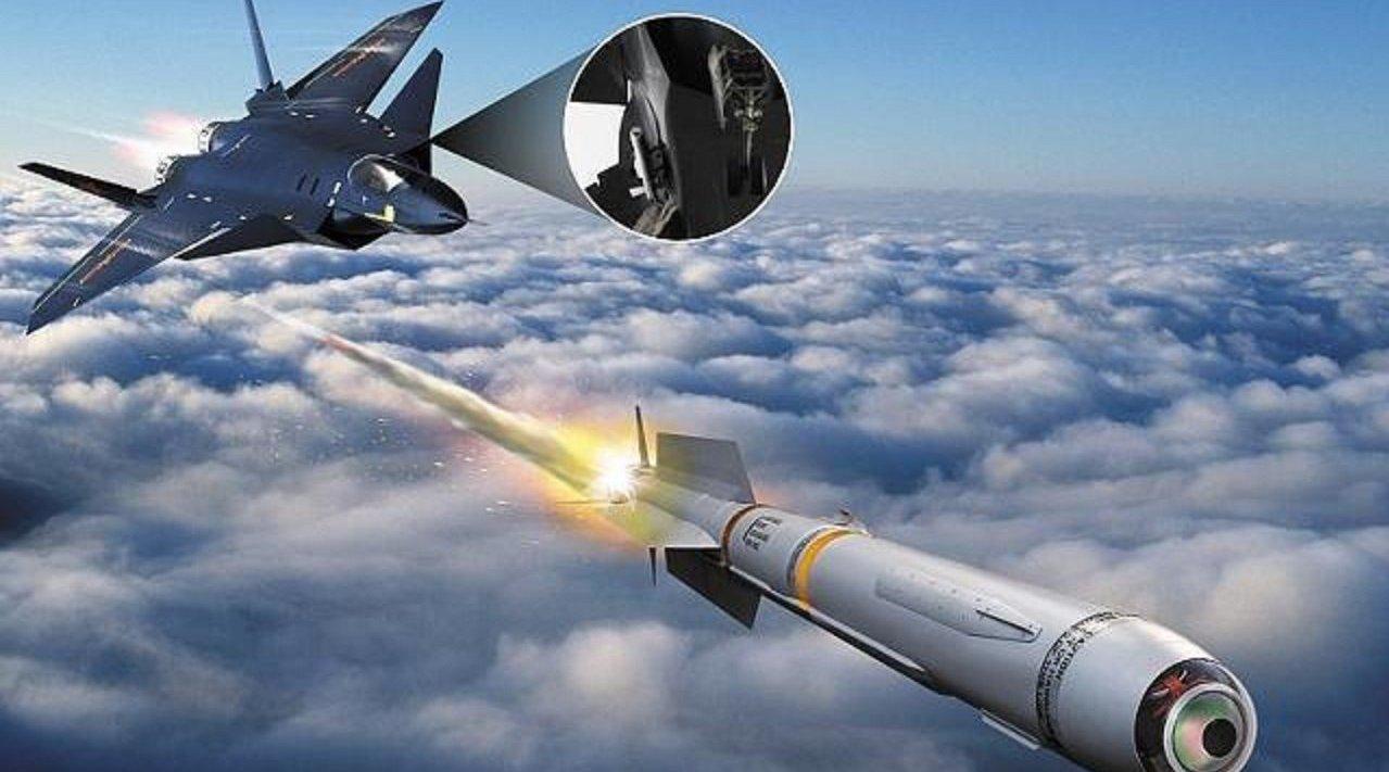 国产新一代反辐射导弹亮相,专敲对方雷达!