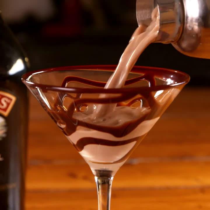 鸡尾酒时间——百利甜马天尼98