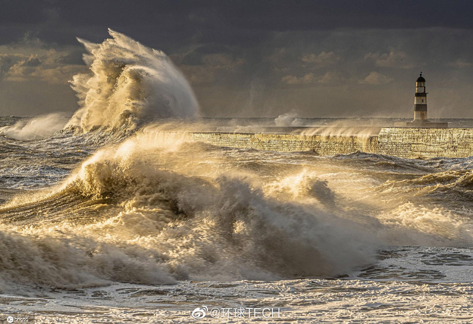 海神波塞冬来了滔天巨浪酷似人脸令人惊叹