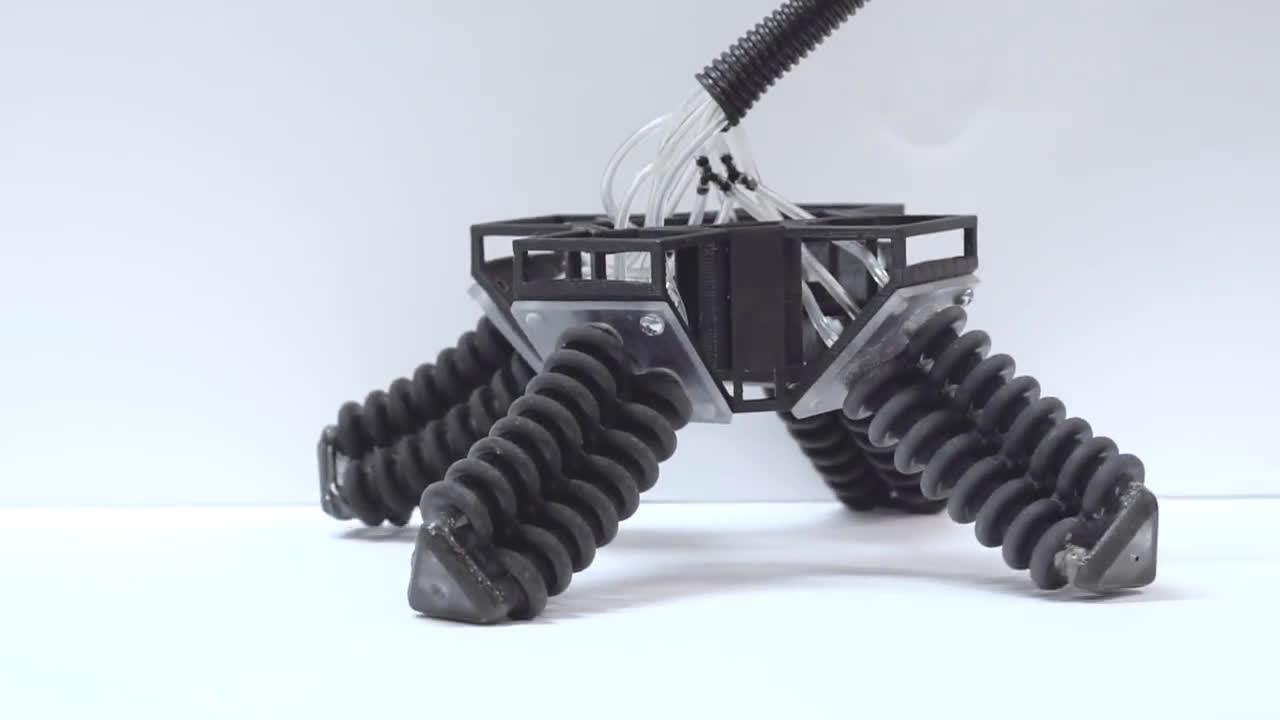 3d打印柔性四足机器人