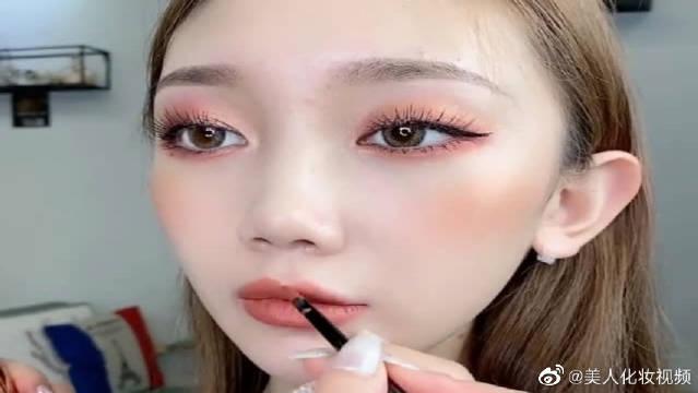 厚嘴唇也可以拥有的玻璃唇 也太好看了 整个人气质都不一样了