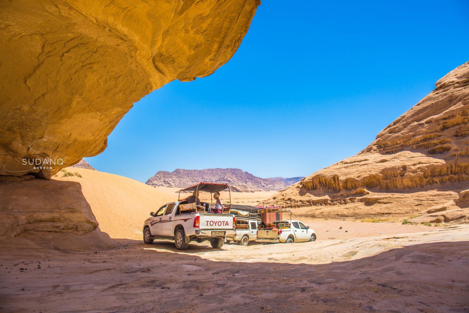 瓦迪拉姆是约旦南部的大沙漠