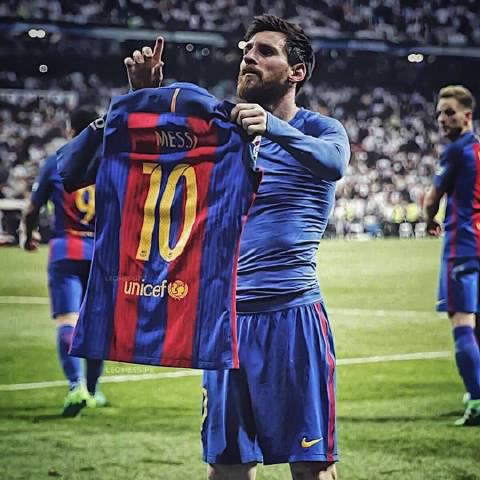 这是最好的时代,那场梅西在伯纳乌晾球衣的比赛,让多少人难眠